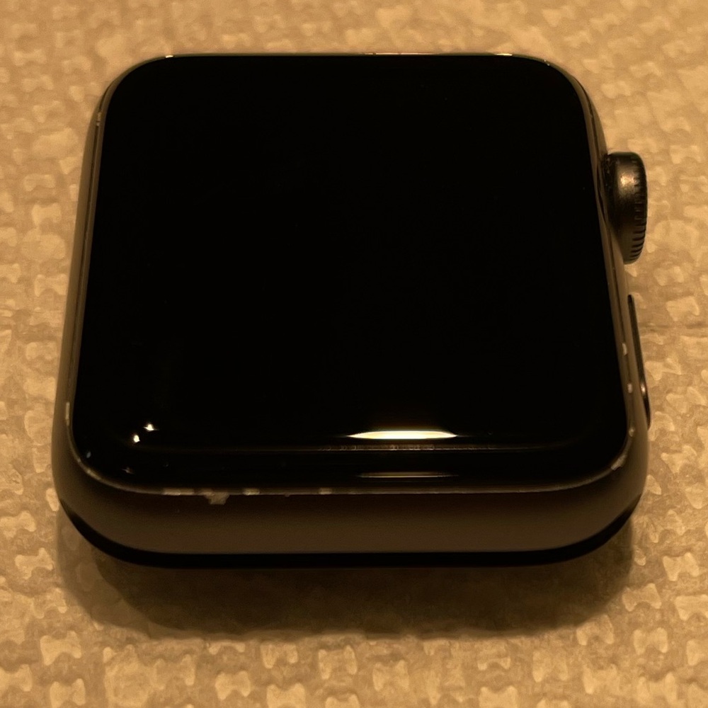 Apple Watch Series 3 42mm GPS + LTE - Picture 12 of 15